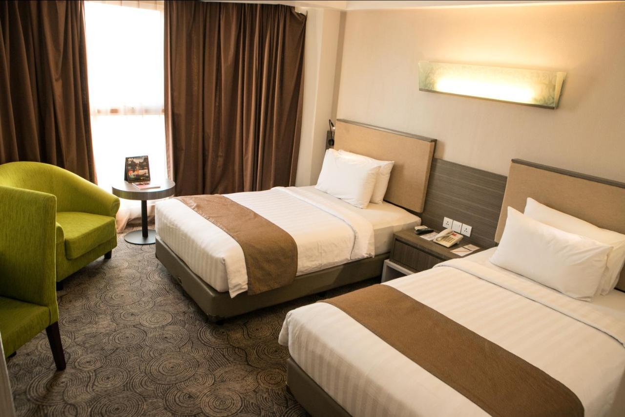Swiss-Belhotel Borneo Samarinda Esterno foto