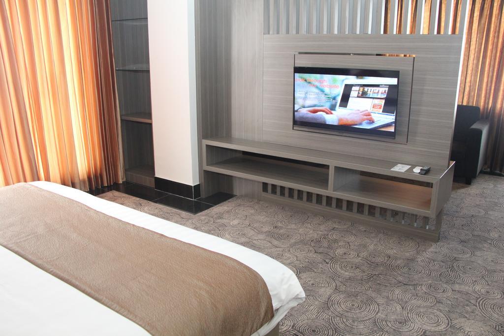 Swiss-Belhotel Borneo Samarinda Esterno foto